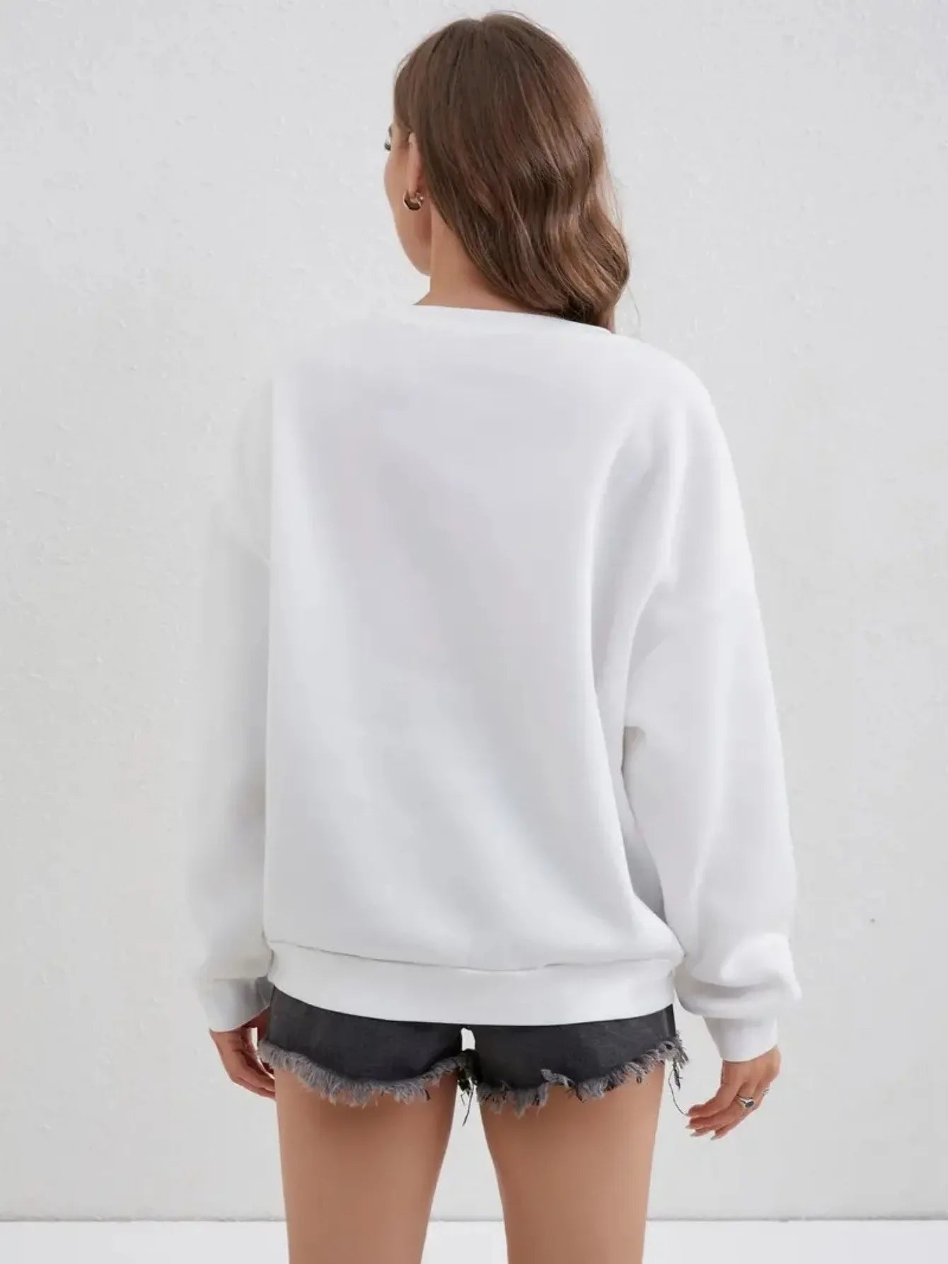 Queen Bee Graphic Sweatshirt - Women's Casual Crewneck Pullover