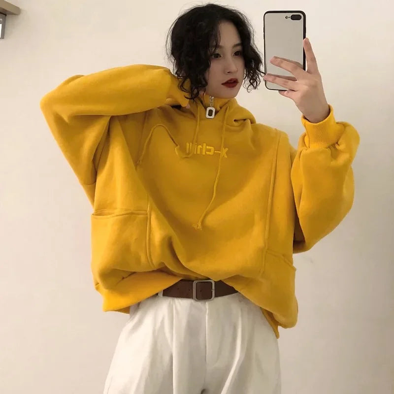 Women’s thick oversized hoodie in solid color – warm autumn/winter pullover with roomy hood | Minimalist casual outerwear sweater