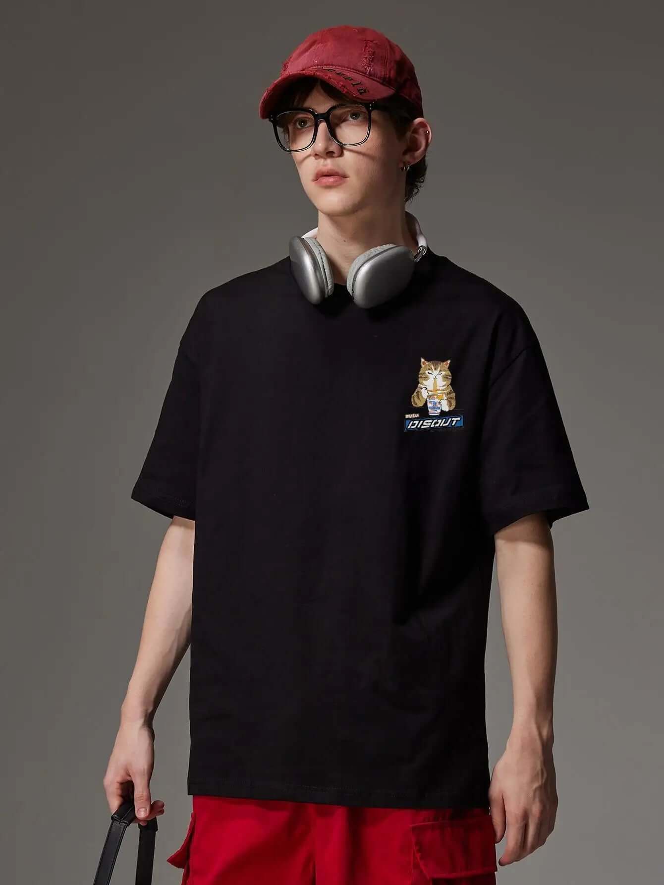 Cat Graphic Tee - Men's Oversized Y2K T-Shirt | Japanese Streetwear